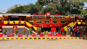 Restorent-on-Vheel-300x169 पुणे रेलवे स्टेशन पर रेस्टोरेंट ऑन व्हील्स शुरू