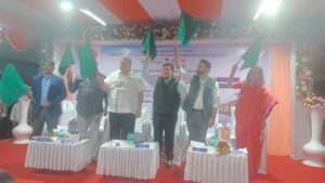 IMG-20240125-WA0129-300x169 रेल, कोयला और खान राज्य मंत्री रावसाहेब दानवे पाटिल ने कोल्हापुर से महालक्ष्मी एक्सप्रेस के नए एलएचबी रेक गाड़ी को हरी झंडी दिखाकर रवाना किया