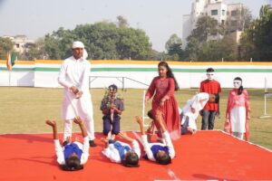 IMG-20240126-WA0565-300x200 मंडल रेल प्रबंधक, पुणे मंडल, मध्य रेल ने 75वें गणतंत्र दिवस के अवसर पर राष्ट्रीय ध्वज फहराया