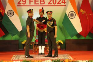 IMG_0819-300x200 दक्षिणी कमान ने अलंकरण समारोह के दौरान अपनी इकाइयों और व्यक्तियों को किया सम्मानित
