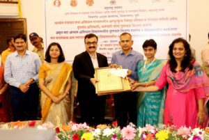 IMG-20240301-WA0210-300x201 स्वच्छता को जीवन शैली के रूप में अपनाना चाहिए : विभागीय आयुक्त डॉ.चंद्रकांत पुलकुंडवार