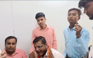 IMG-20240310-WA0024-300x189 नौकरी का लालच देकर बेरोजगारों से धोखाधड़ी करनेवाले जालसाजों को युवासेना ने सिखाया सबक