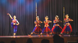 Akshay-Trariya-Dance2-300x168 शिष्य को गुरु बनते देखना और अपने शिष्य द्वारा प्रदर्शित कला को देखना सौभाग्य का क्षण : डॉ. स्वाति दैठणकर