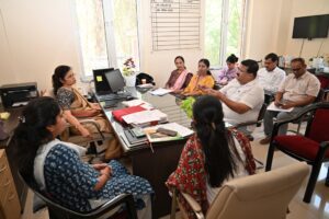 IMG-20240508-WA0170-300x200 मतदाता पर्ची वितरण की समन्वय अधिकारी नीलिमा धायगुडे द्वारा समीक्षा