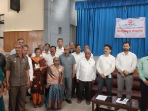 IMG-20240531-WA0114-300x225 रेल सेवा से सेवानिवृत्त हो रहे अधिकारियों और कर्मचारियों को अपर मंडल रेल प्रबंधक बी.के सिंह ने दी शुभकामनाएं