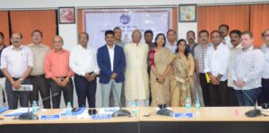 DRM-Meeting-300x148 पुणे रेल प्रशासन अपने यात्रियों को बेहतरीन सेवाएं प्रदान करने के लिए प्रतिबद्ध : मंडल रेल प्रबंधक इन्दू दुबे