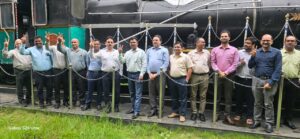 IMG-20240801-WA0416-300x139 मध्य रेलवे के स्वप्निल कुसाले ने पेरिस ओलंपिक 2024 में 50 मीटर राइफल 3 पोजिशन इवेंट में कांस्य पदक जीतकर भारत के लिए गौरव हासिल किया