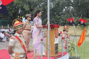 IMG-20240815-WA0663-300x200 मंडल रेल प्रबंधक, पुणे मंडल ने 78वें स्वतंत्रता दिवस के अवसर पर राष्ट्रीय ध्वज फहराया