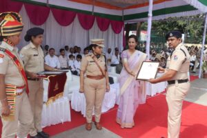 IMG-20240815-WA0670-300x200 मंडल रेल प्रबंधक, पुणे मंडल ने 78वें स्वतंत्रता दिवस के अवसर पर राष्ट्रीय ध्वज फहराया