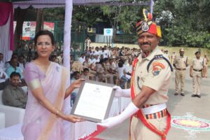 IMG-20240815-WA0672-300x200 मंडल रेल प्रबंधक, पुणे मंडल ने 78वें स्वतंत्रता दिवस के अवसर पर राष्ट्रीय ध्वज फहराया