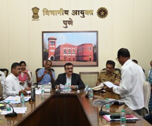 IMG-20240909-WA0272-300x250 विभागीय लोकशाही दिवस : तीन मामलों पर हुई सुनवाई; निर्देशों का कड़ाई से पालन करने के विभागीय आयुक्तों ने दिए निर्देश