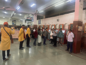 912300C0-3178-4857-8612-0C8863BB4685-300x225 आरक्षित, अनारक्षित और प्लेटफॉर्म टिकट खरीदने के लिए क्यूआर कोड के माध्यम से नई सुविधा
