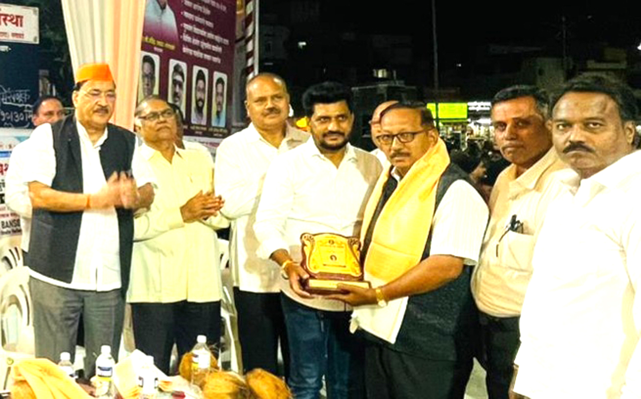 हरिभाऊ काले ‘समाजभूषण पुरस्कार’ से सम्मानित 1 Haribhau Kale Sammanit
