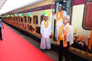IMG-20241010-WA0498-300x200 मुख्यमंत्री तीर्थ यात्रा योजना के तहत जिले से 800 तीर्थ यात्री विशेष ट्रेन से अयोध्या के लिए रवाना