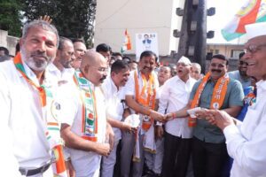 FB_IMG_1731065885912-300x200 महाविकास आघाड़ी के उम्मीदवार प्रशांत जगताप का प्रचार अभियान शुरू
