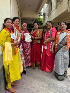 FB_IMG_1731253857100-225x300 महायुति उम्मीदवार के लिए घर-घर पहुंचे शिवसैनिक