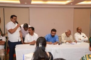 FB_IMG_1731691846950-300x200 लोकसभा की तरह विधानसभा में भी महाविकास अघाड़ी की एकजुटता : डॉ. अमोल कोल्हे