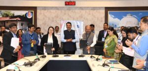 महामेट्रो-आणि-आशियाई-विकास-बँक-यांच्यात-प्रकल्प-करार-1-300x145 महामेट्रो और एशियाई विकास बैंक के बीच परियोजना समझौता : नागपुर मेट्रो प्रोजेक्ट चरण-2 के लिए 1527 करोड़ की वित्तीय सहायता