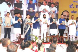 Babasaheb1-300x200 डॉ. बाबासाहब अम्बेडकर द्वारा दिए गए समानता के विचार को आगे बढ़ाने के लिए आइए हम जाति-मुक्त समाज बनाने का संकल्प लें : राज्यपाल सी.पी. राधाकृष्णन