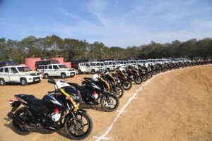 नववर्षासोबत-गडचिरोलीत-विकासाची-नवी-पहाट-4-300x200 नववर्ष के साथ गढ़चिरौली में विकास की नई सुबह : मुख्यमंत्री देवेंद्र फडणवीस