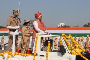 IMG-20250126-WA0405-300x200 पुणे मंडल के मंडल रेल प्रबंधक ने 76वें गणतंत्र दिवस के अवसर पर राष्ट्रीय ध्वज फहराया