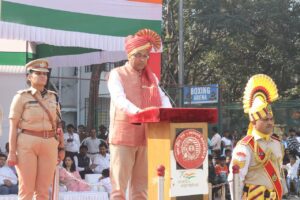 IMG-20250126-WA0409-300x200 पुणे मंडल के मंडल रेल प्रबंधक ने 76वें गणतंत्र दिवस के अवसर पर राष्ट्रीय ध्वज फहराया