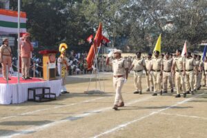 IMG-20250126-WA0410-300x200 पुणे मंडल के मंडल रेल प्रबंधक ने 76वें गणतंत्र दिवस के अवसर पर राष्ट्रीय ध्वज फहराया