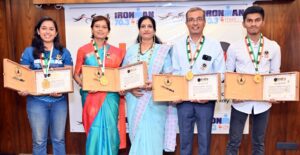 IMG-20250209-WA0463-300x155 हड़पसर के डॉ. डुंबरे पाटिल परिवार ने पूरी की ‘आयरनमैन ट्राइथोलोन’