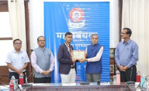 IMG-20250211-WA0375-300x184 मध्य रेल के 11 कर्मचारी महाप्रबंधक संरक्षा पुरस्कार से सम्मानित
