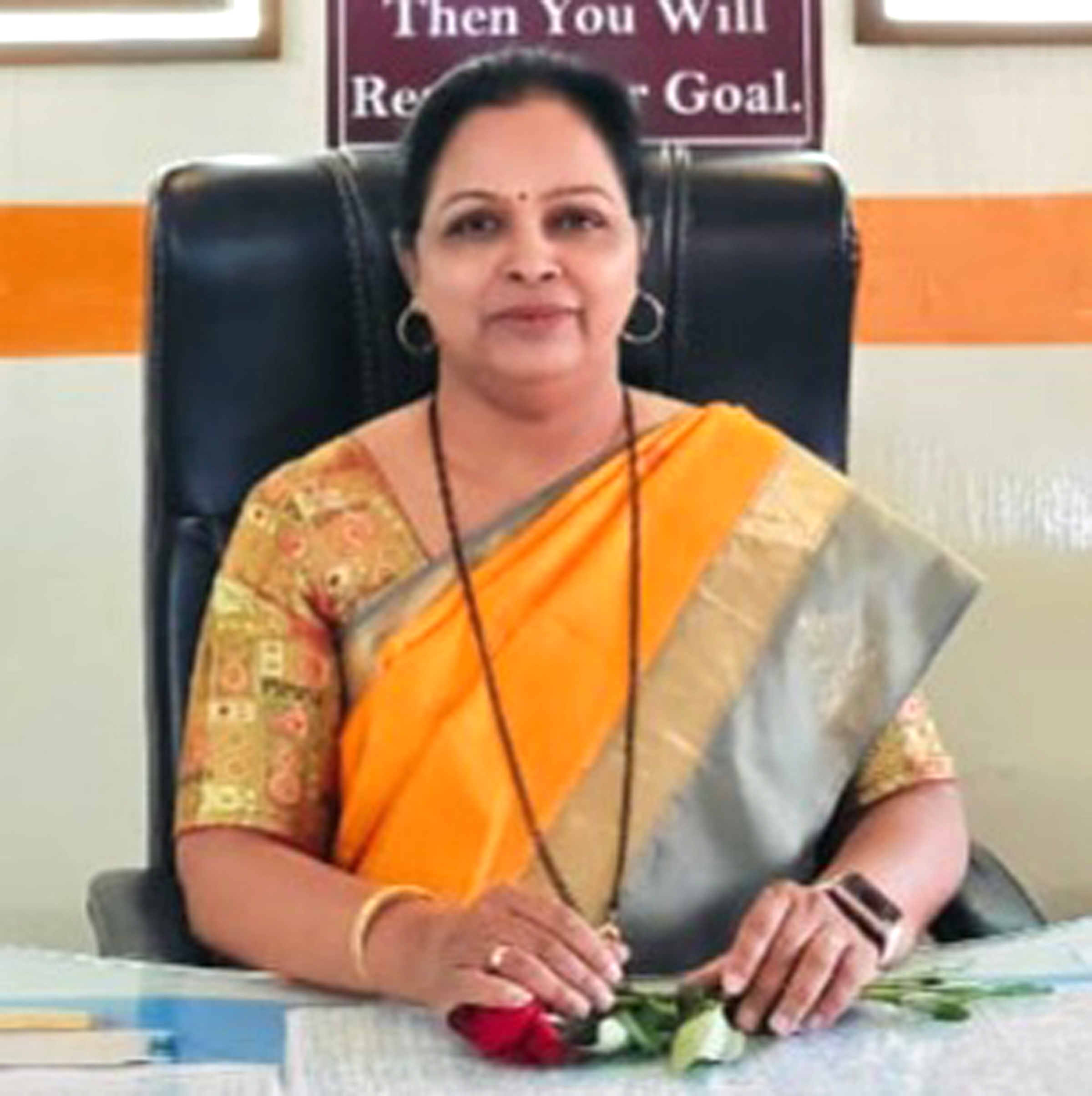 साधना कन्या विद्यालय के प्राचार्य पद पर उर्मिला पाटिल का चयन 1 Urmila Patil