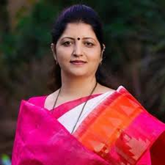 ‘महिला आयोग आपके द्वार’ पुणे में तीन दिन में 305 शिकायतों की सुनवाई की गई 1 Rupali Chakankar