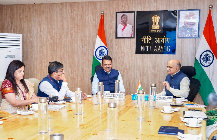 मा.मुख्यमंत्री यांच्या दिल्लीत अनेक नेत्यांच्या भेटी (2)