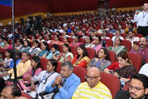 हीरक-महोत्सवी-सोहळा-उत्साहात-3-300x200 समाज परिवर्तन का माध्यम बने डॉ. आंबेडकर महाविद्यालय : मुख्यमंत्री देवेंद्र फडणवीस