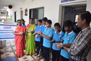 3.-Shrimati-Kalawati-dattatray-Kotwal-School-300x200 खाने से पहले, खाने के बाद और शौचालय का इस्तेमाल करने के बाद हाथ साबुन से अवश्य धोएं : प्रधान अध्यापिका भानुमति नायडू