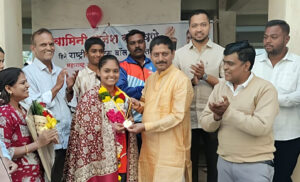 Swamini-Sonawane-300x182 धारेश्वर विद्या व क्रीड़ा प्रतिष्ठान की छात्राओं की राज्य और राष्ट्रीय स्तर पर स्वर्णिम कामयाबी